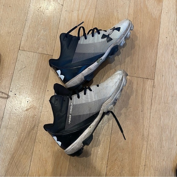 Under Armour Kids high top Cleats - Picture 1 of 8